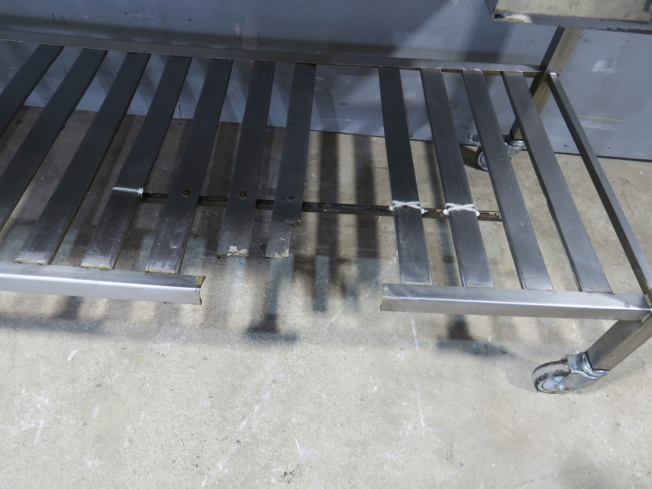 Edelstahl Tisch Arbeitstisch Werktisch Rolltisch Packtisch für