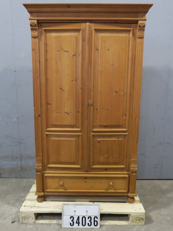 Alter Holzschrank Bauernschrank Landhausstil Massivholz Weichholz